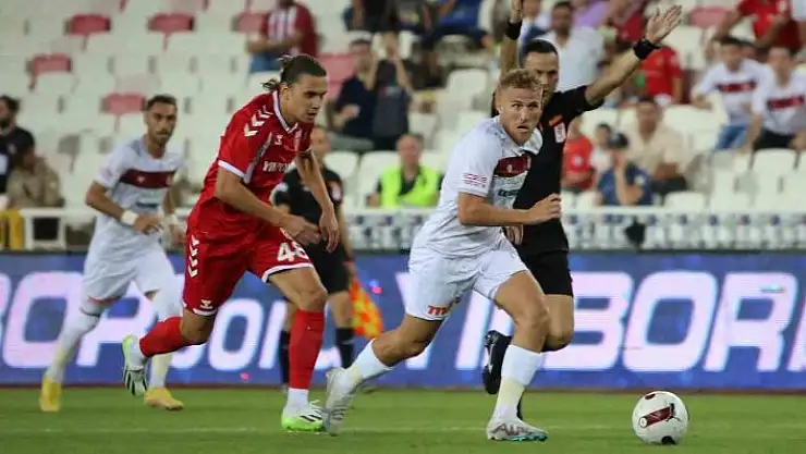 'Trendyol Süper Lig: EY Sivasspor: 1 - Y. Samsunspor: 0 (İlk yarı)'