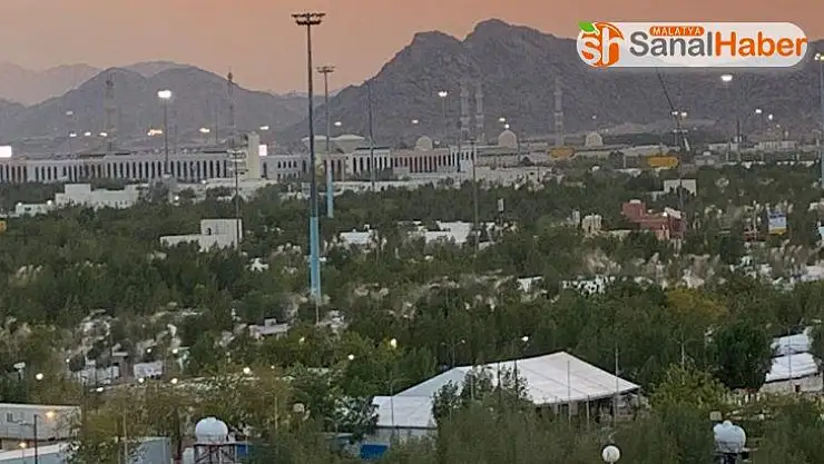 Türk hacıları için Arafat'ta klimalı çadırlar kuruluyor