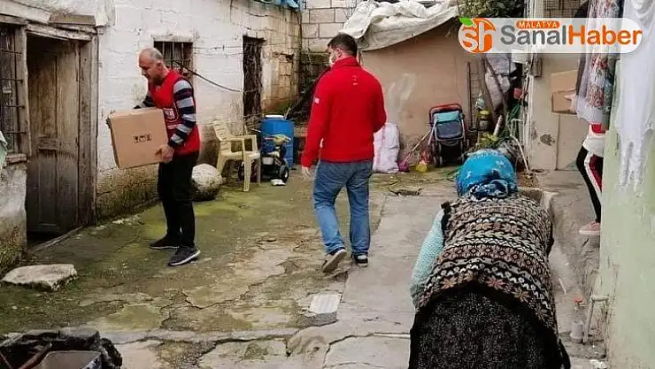 Türk Kızılay'ı yardımlarını sürdürüyor