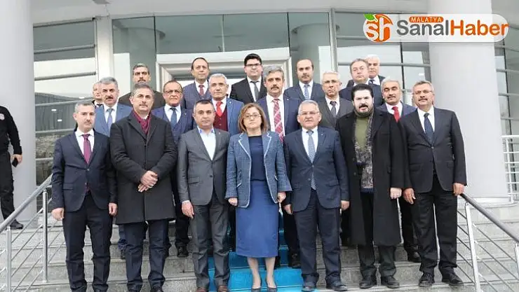 Türkiye Belediyeler Birliği yönetiminden deprem sonrası Malatya'ya ziyaret