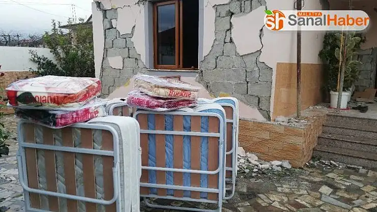 Türkiye'den depremzedelere yatak yardımı