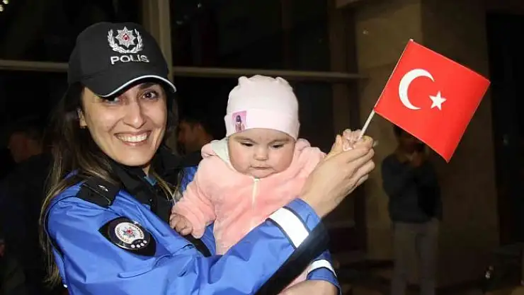 'Ukrayna´dan tahliye edilen Ahıska Türklerinin ikinci kafilesi de Elazığ´a geldi'