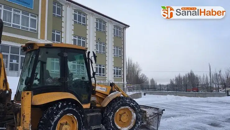 Ulaş'ta karla mücadele