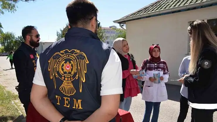'Üniversite öğrencileri teröre karşı bilgilendirildi'