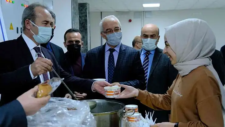 'Üniversiteden sınav haftasındaki öğrencilere ısıtan jest'