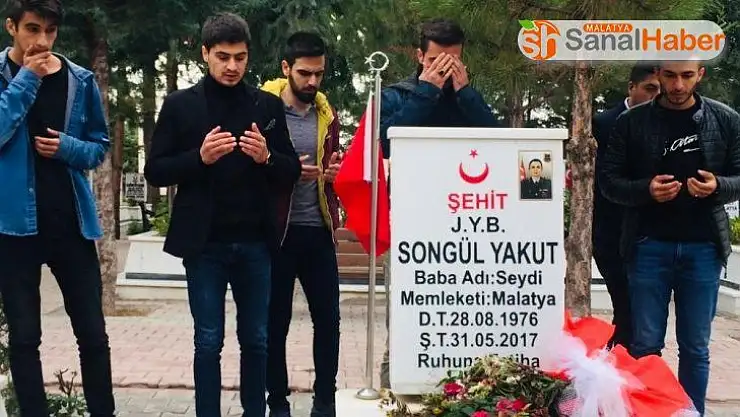 Üniversiteli ülkücülerden şehitlik ziyareti