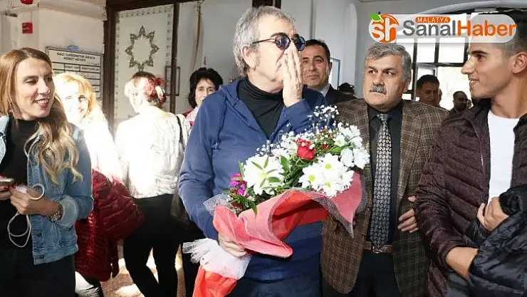 59 yıl önce  başladığı Malatya´daki okulunu ziyaret etti