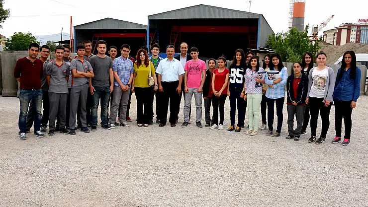 ÖĞRENCİLER ASFALT ŞANTİYESİNİ GEZDİ