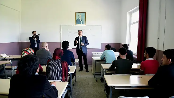 BAŞKAN ÇAKIR DERS VERDİ