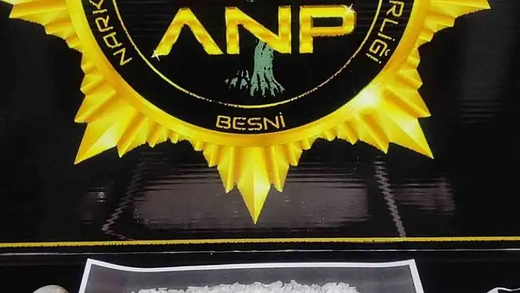 'Uyuşturucuyla yakalanan kadın, mahkemece tutuklandı'