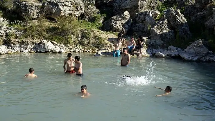 'Uyuz gölü S.O.S veriyor, uyuzlar endişeli'