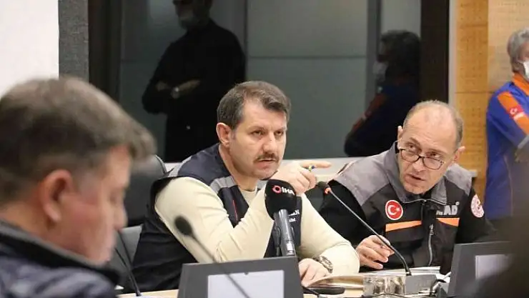 'Vali Ayhan: ''Mecbur kalmadıkça dışarı çıkmayın'''