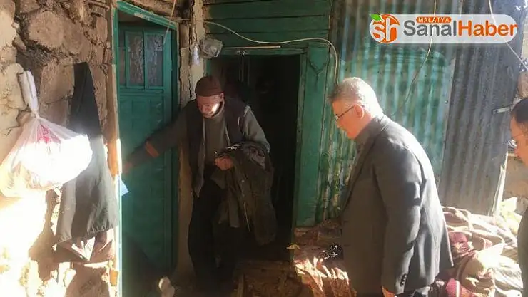 Vali Aykut Pekmez depremin hasar verdiği bölgede incelemede bulundu