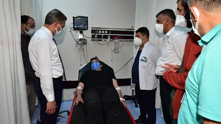 'Vali Baruş kazazedeleri ziyaret etti'