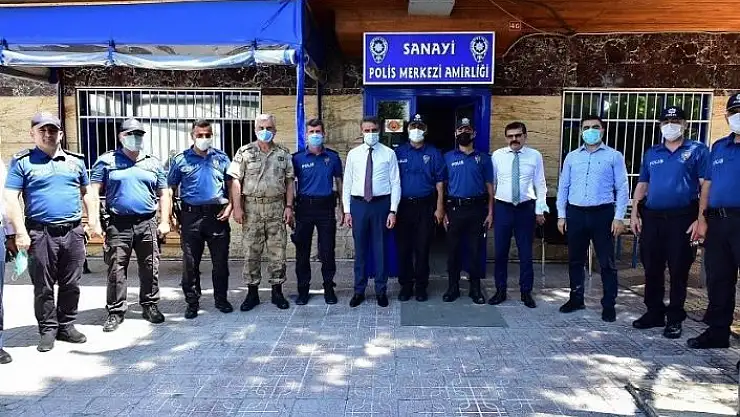 'Vali Baruş´tan kolluk kuvvetleri ve sağlık çalışanlarına bayram ziyareti'