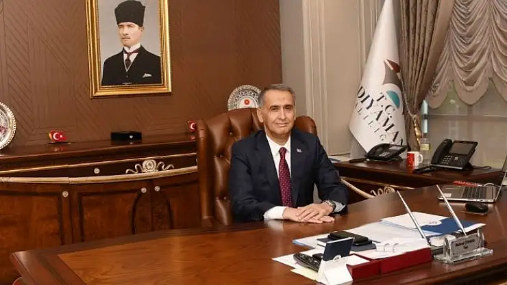 'Vali Çuhadar 10 Nisan Polis Haftasını kutladı'
