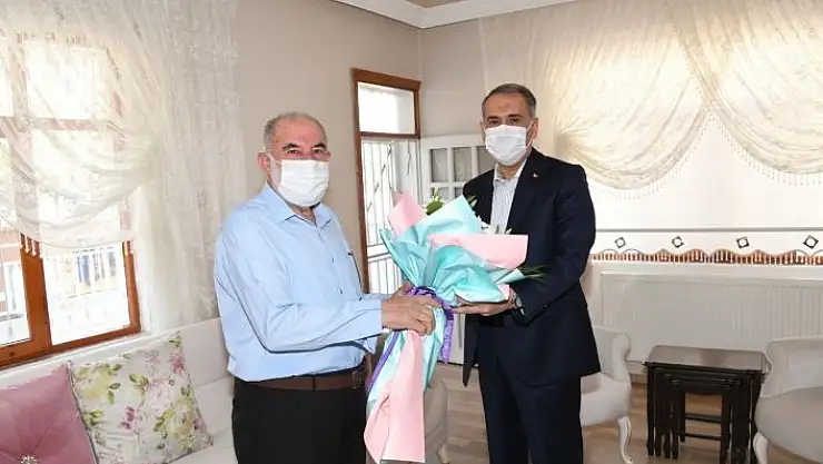 'Vali Çuhadar´dan şehit babalarına ziyaret'