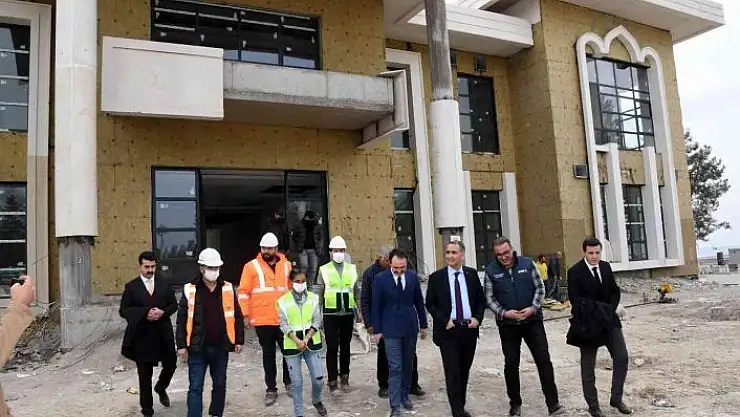 'Vali Çuhadar, Samsat´ta kamu yatırımlarını inceledi'