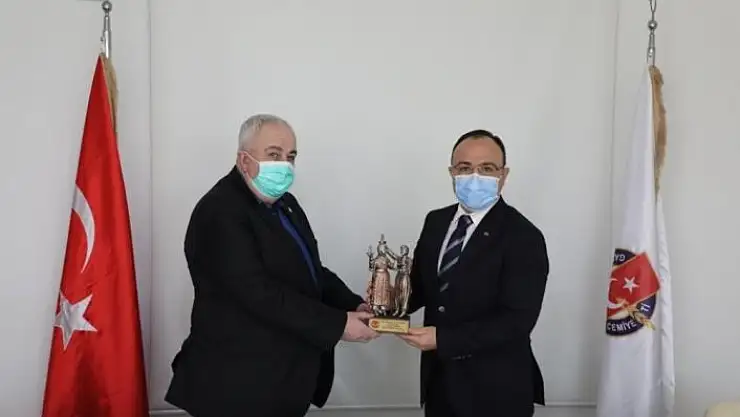 'Vali Erkaya Yırık, Elazığ´ın gündemiyle ilgili açıklamalarda bulundu'