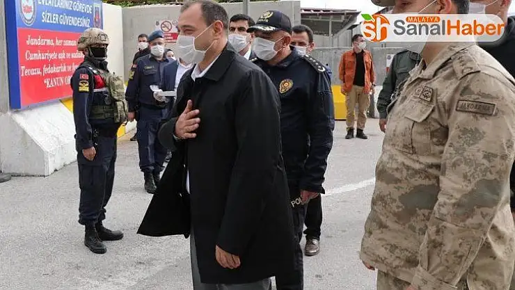 Vali Kaldırım'Bundan sonra virüsü dışarıdan gelenler getirir,hassas hareket edelim'