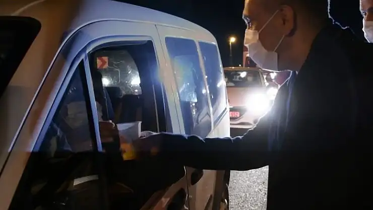 'Vali sürücülere ve polislere çorba ikram etti'