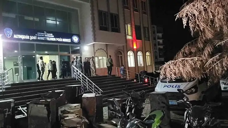 'Vali Varol, 2 polisin şehit olduğu polis merkezinde incelemelerde bulundu'