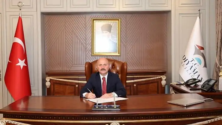 'Vali Varol, 30 Ağustos Zafer Bayramını kutladı'