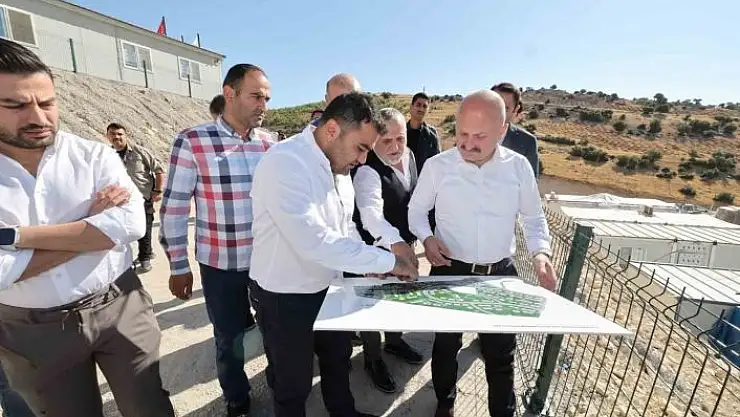 'Vali Varol, deprem konutlarını inceledi'