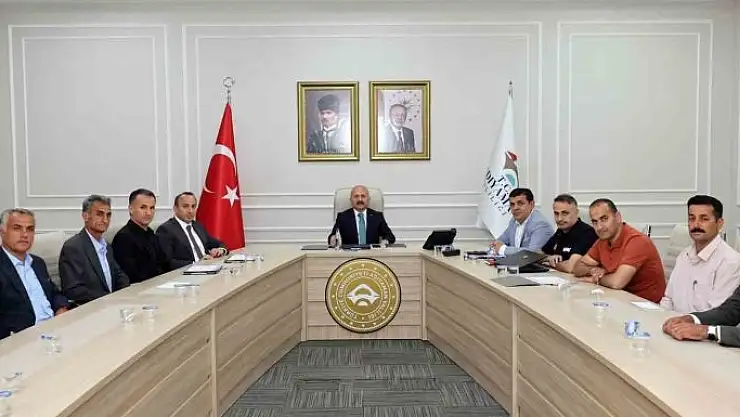 'Vali Varol, mahalle muhtarlarından mahallelerin taleplerini dinledi'