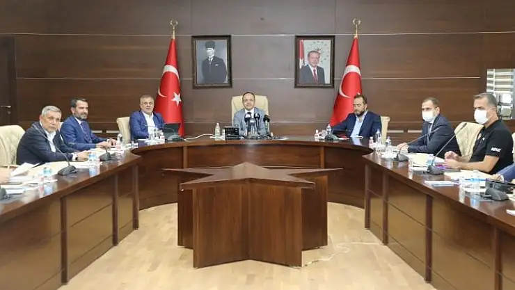 'Vali Yırık: ''Çocuklarımız yıkılmış okullarının yerine yapılan okullarını bulmuş olacaklar'''