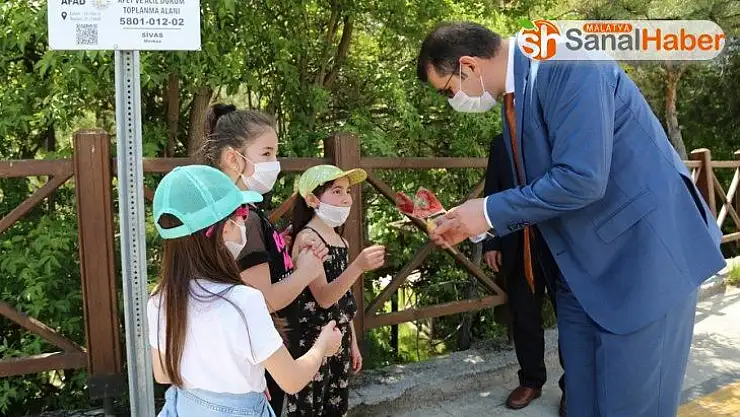 Validen çocuklara sürpriz