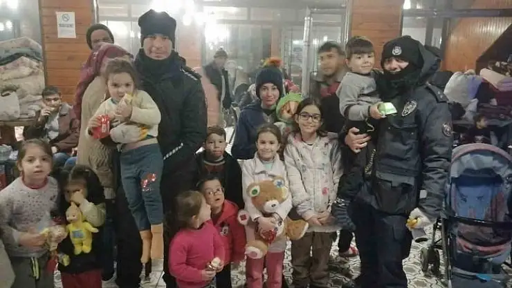 'Van polisinden depremzede çocuklar için etkinlik'
