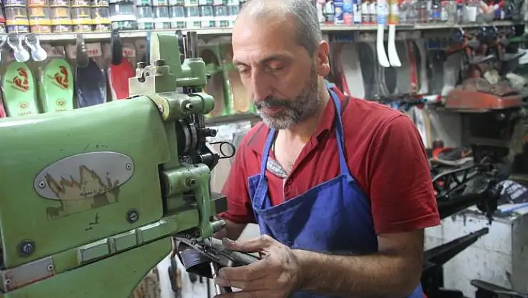 'Vatandaşlar eskiyi atınca ayakkabı tamirciliği de unutuldu'