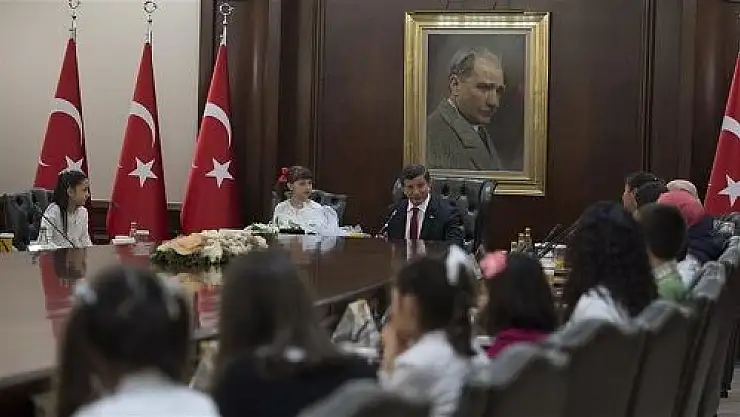 BAŞBAKANLIK KOLTUĞUNA OTURDU