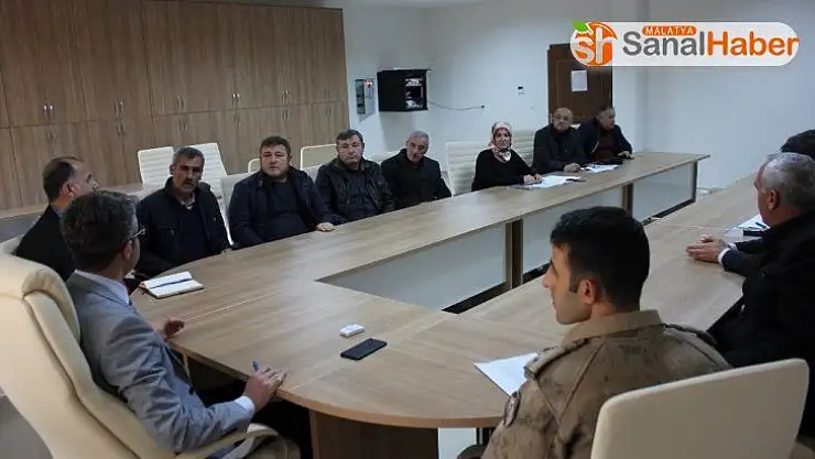 Yaban domuzlarıyla mücadele toplantısı düzenlendi