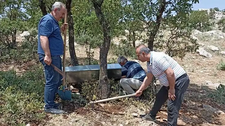 'Yaban hayvanları için su teknesi bırakıldı'