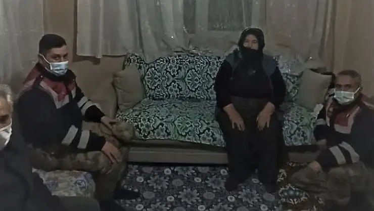 'Yalnız yaşayan yaşlı kadına, jandarmadan ziyaret'