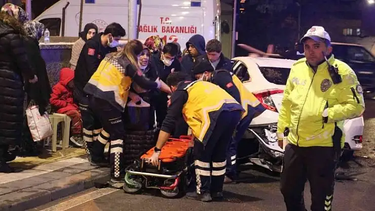 'Yarım saat arayla gerçekleşen iki farklı trafik kazası: Toplam 9 yaralı'