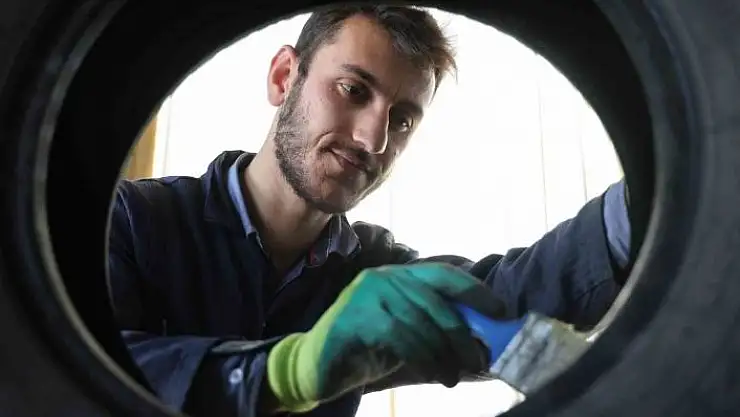 'Yasak kalkınca vatandaşlar oto lastikçilerde yoğunluk oluşturdu'