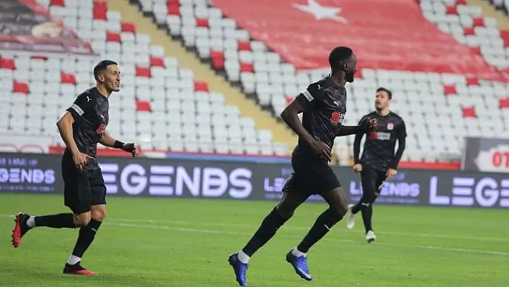 'Yatabare ligdeki 9. golünü attı'