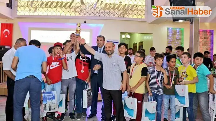 Yaz Kur'an Kursları arası futbol turnuvası sona erdi