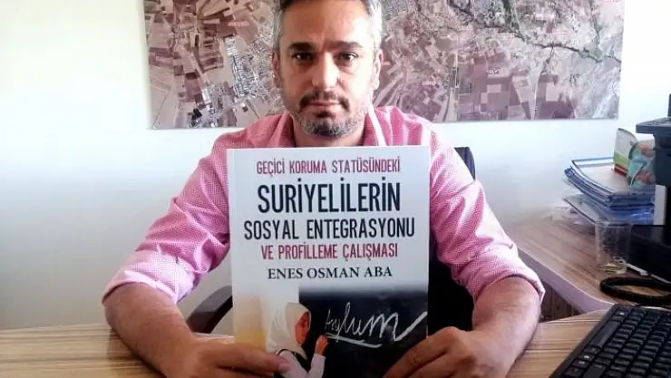 'Yazar Enes Osman Aba´nın kitabı çıktı'