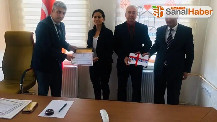 Yazıhan'da beyaz bayrak ve beslenme dostu belgeleri törenle verildi