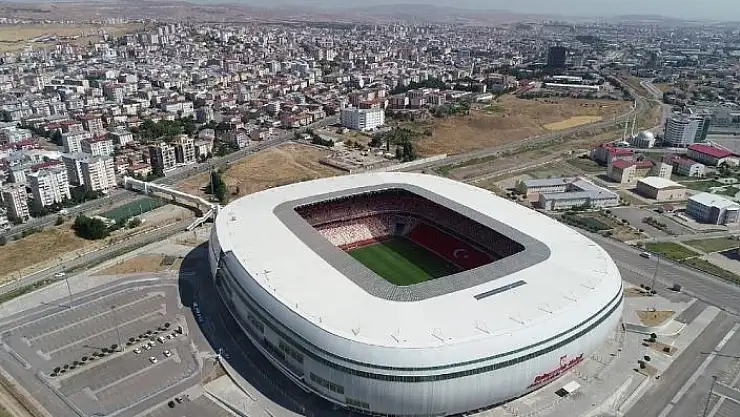 'Yeni 4 Eylül Stadyumu´nda milli maç hazırlığı sürüyor'