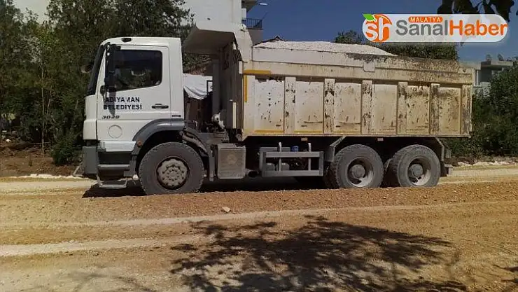 Yeni Mahalle'de asfalt çalışması