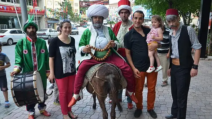 YEŞİLYURT´LULAR MEYDAN İFTARINA BÜYÜK   İLGİ GÖSTERDİ