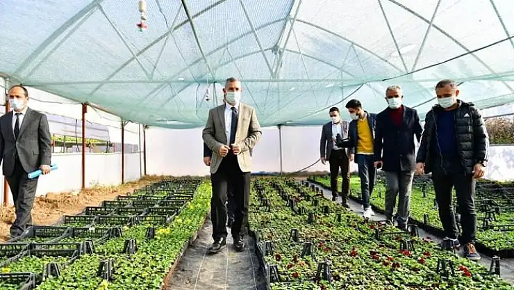 'Yeşilyurt Belediye, kendi çiçeğini üretiyor'
