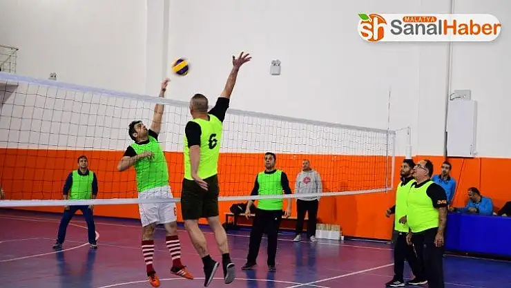 Yeşilyurt Belediyesi, 'Birimler Arası Voleybol Turnuvası' düzenledi