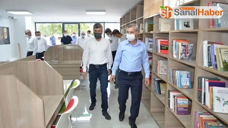 Yeşilyurt Belediyesi'nden  Çavuşoğlu 'na kitap kafe