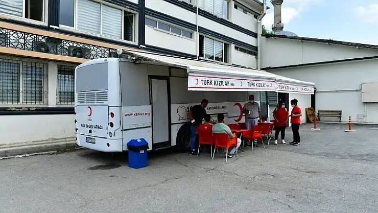 'Yeşilyurt Belediyesi personellerinden kan bağışı'